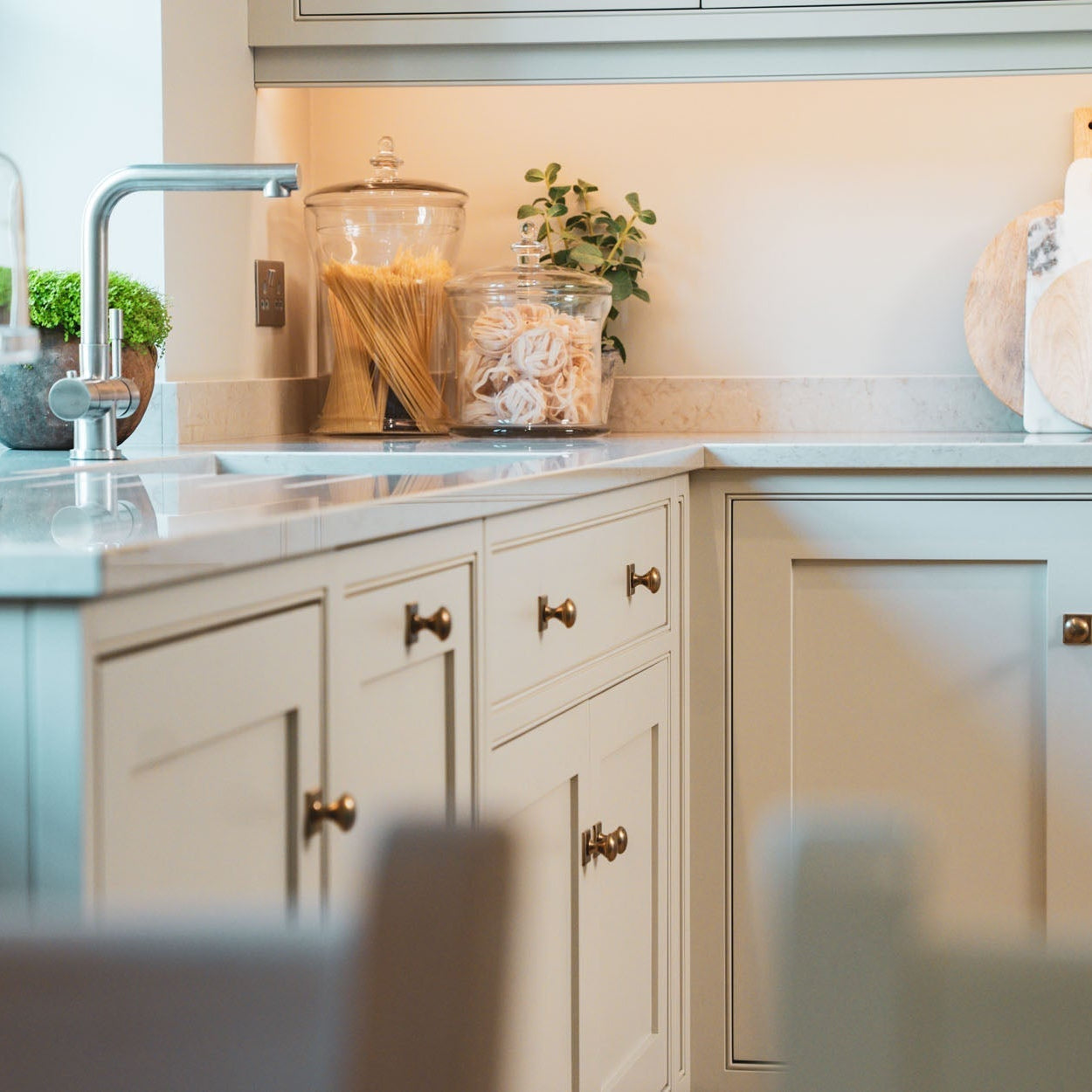 A Chic Cotswolds Kitchen