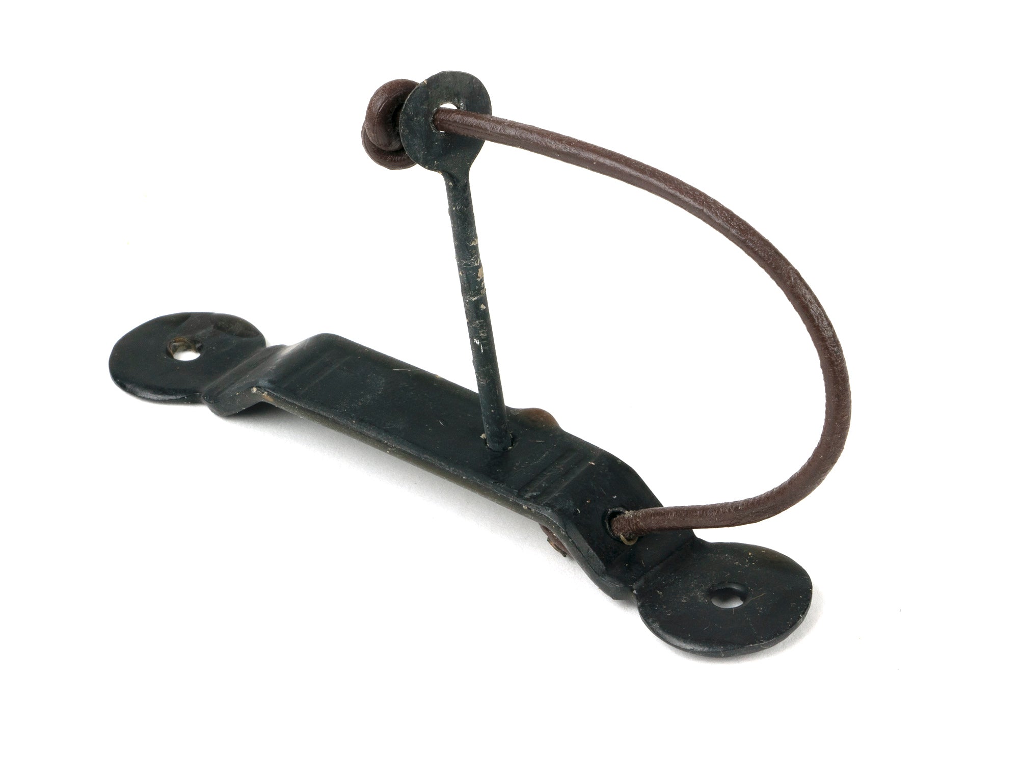 From The Anvil's External Beeswax Screw on Staple