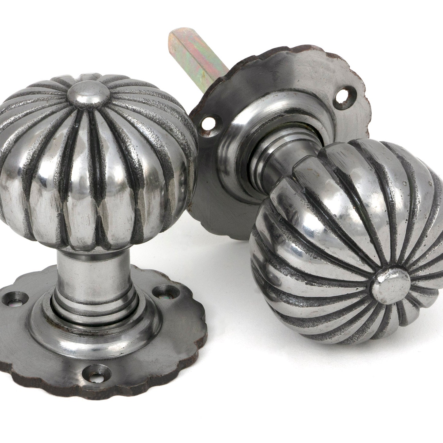 From The Anvil's Natural Smooth Flower Mortice/Rim Knob Set
