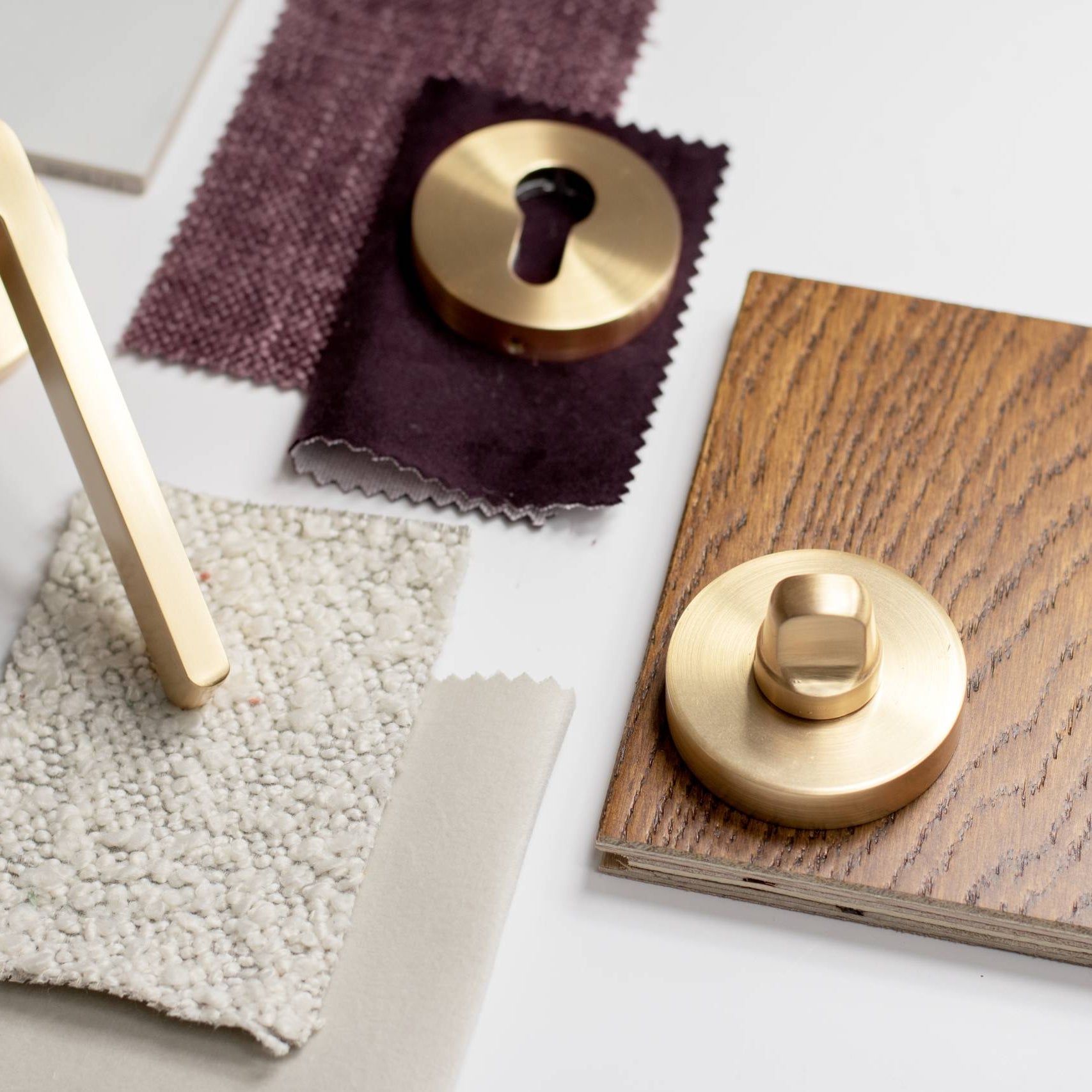 Senza Pari Knurled WC Turn and Release on Minimal Round Rose