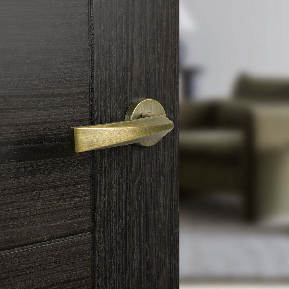 Forme Crystal Lever Door Handle on Minimal Round Rose
