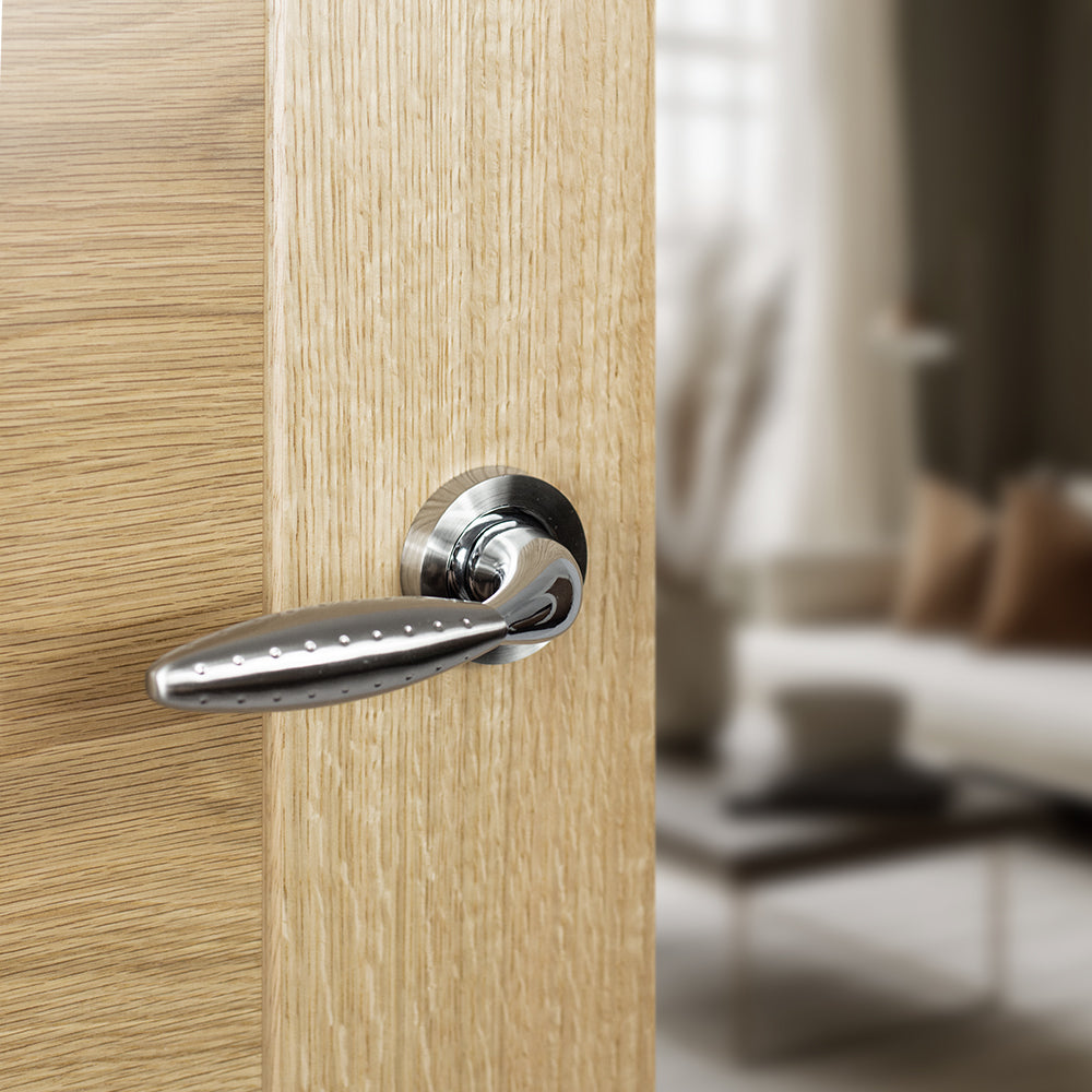 Mediterranean Oran Lever Door Handle on Round Rose - Satin Nickel/
