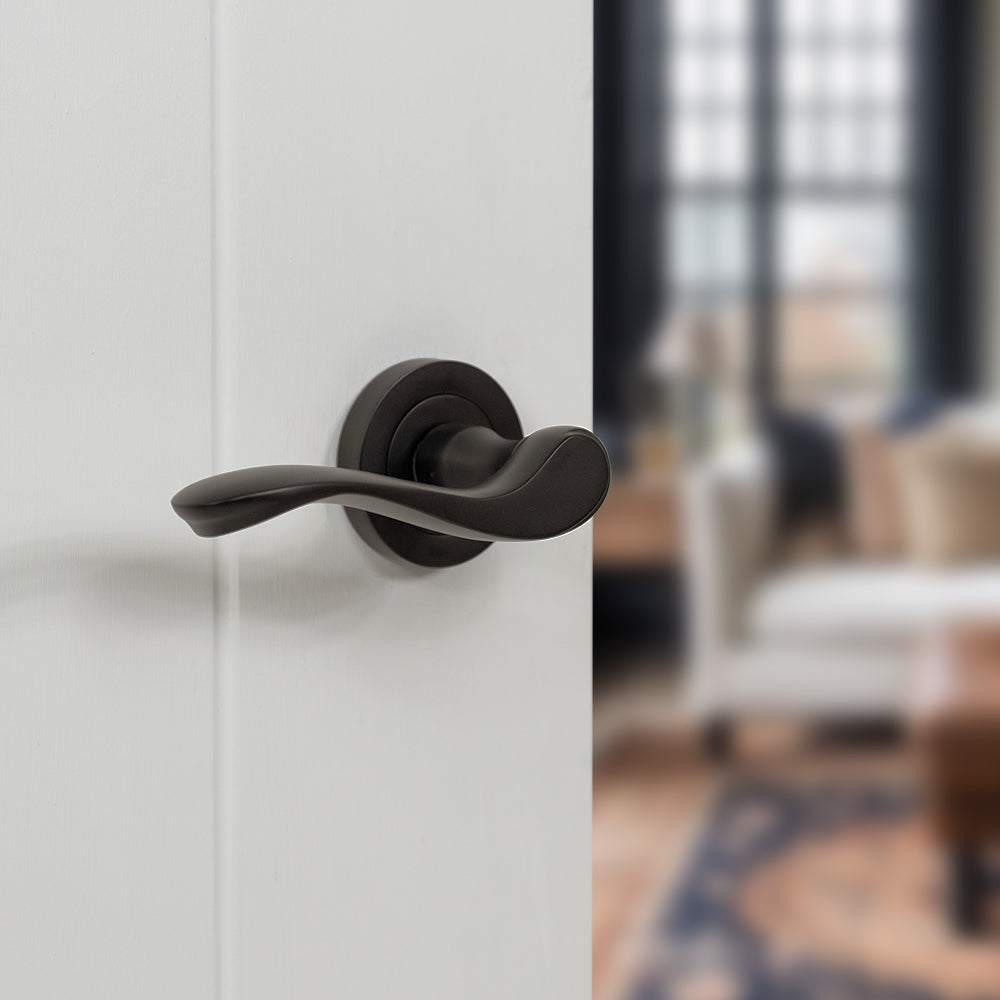 Old English Warwick Lever Door Handle on Round Rose