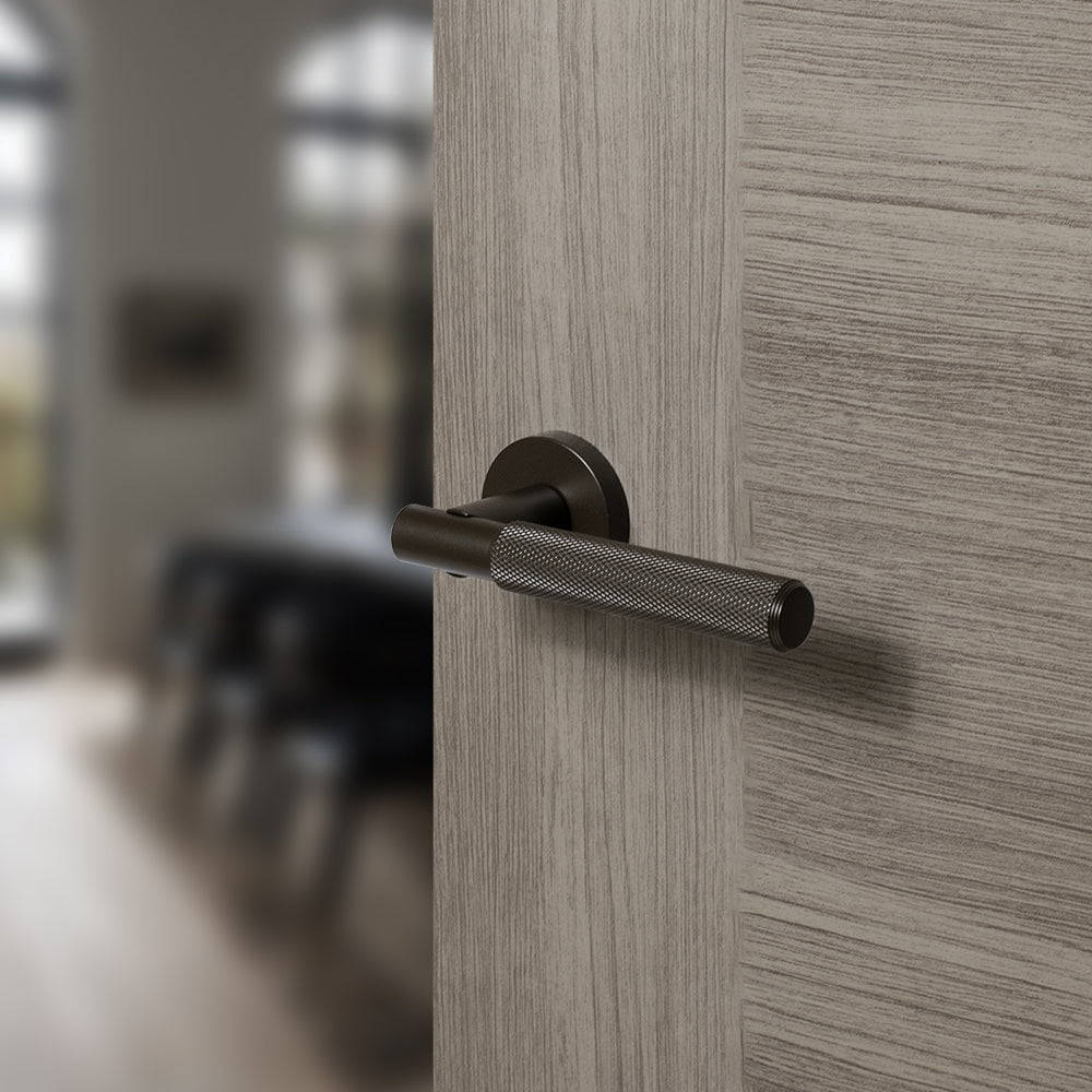 Senza Pari Rosarno Knurled Lever Door Handle on Minimal Round Rose