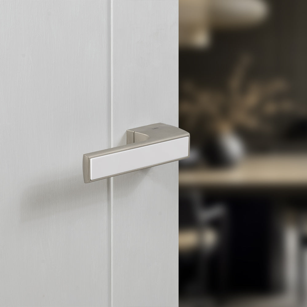 Tupai Rapido VersaLine Tobar Lever Door Handle on Long Rose - White Decorative Plate