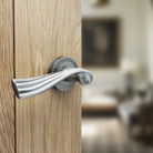 Old English Richmond Lever Door Handle on Round Rose