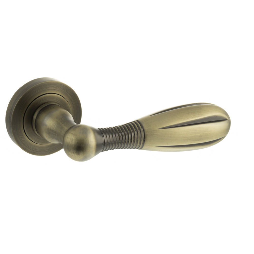 Old English Cambridge Lever Door Handle on Round Rose - Matt Antique Brass