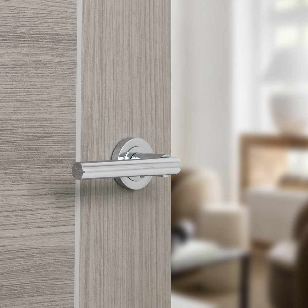 STATUS Nebraska Lever Door Handle on Round Rose