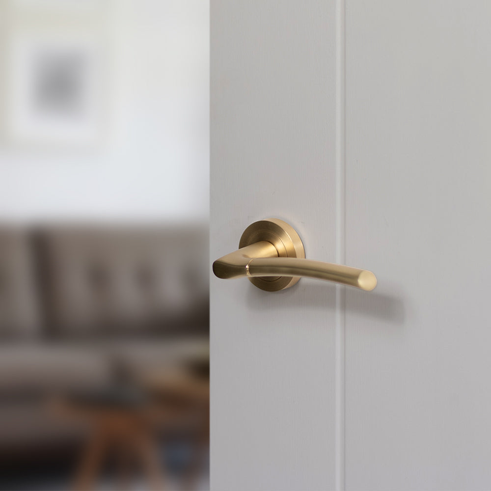 STATUS Indiana Lever Door Handle on Round Rose