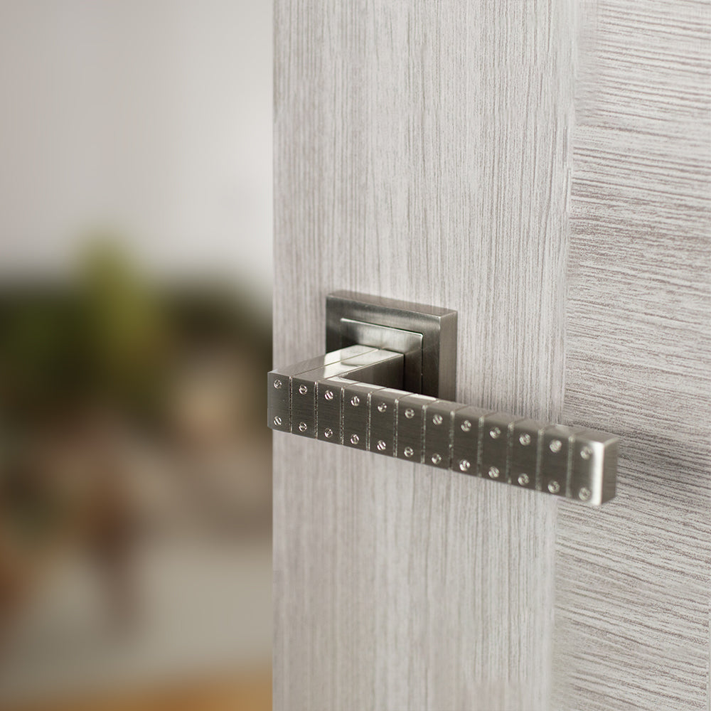 Senza Pari Bianca Lever Door Handle on Square Rose