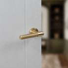 Senza Pari Andretta Knurled Lever Door Handle on Minimal Round Rose