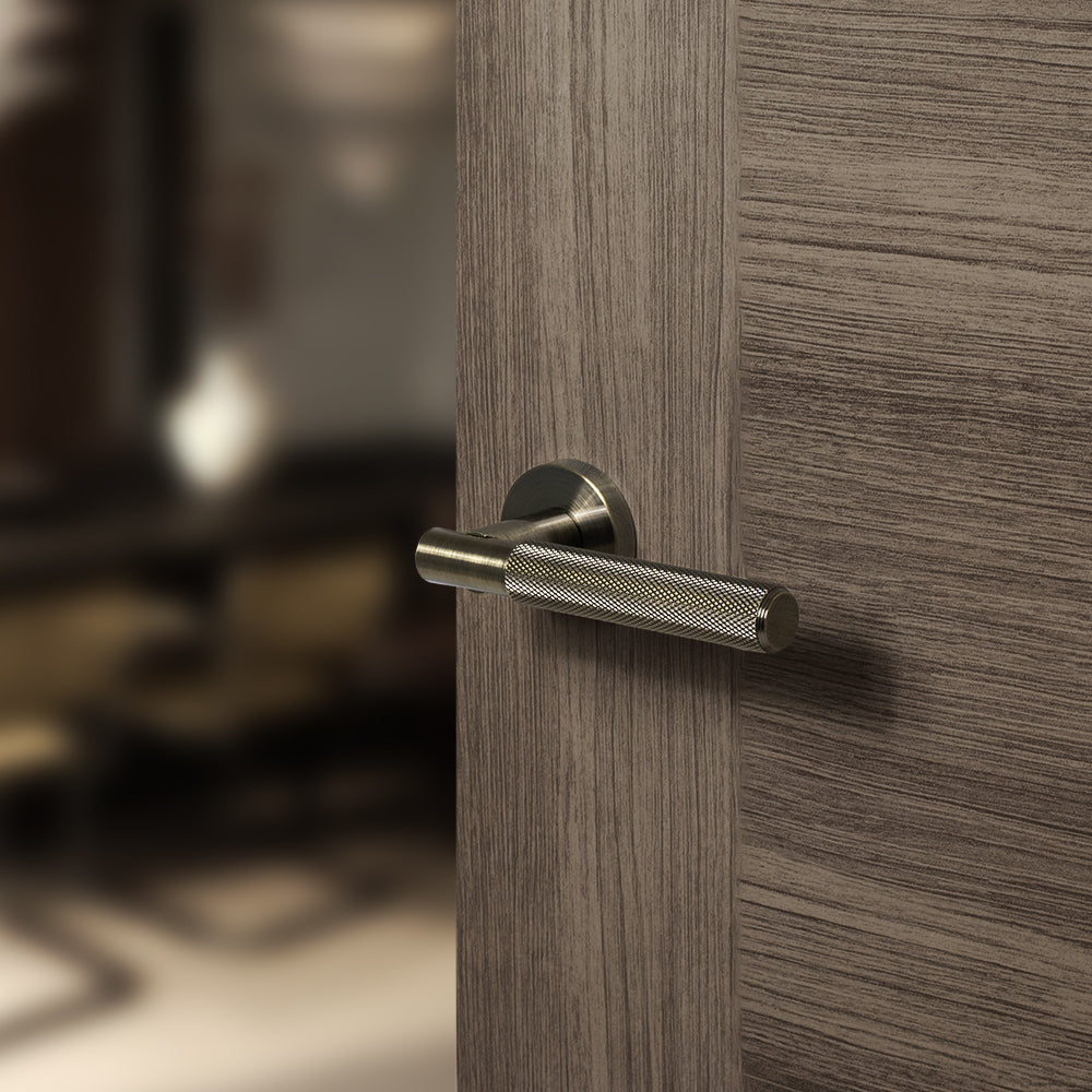 Senza Pari Rosarno Knurled Lever Door Handle on Minimal Round Rose