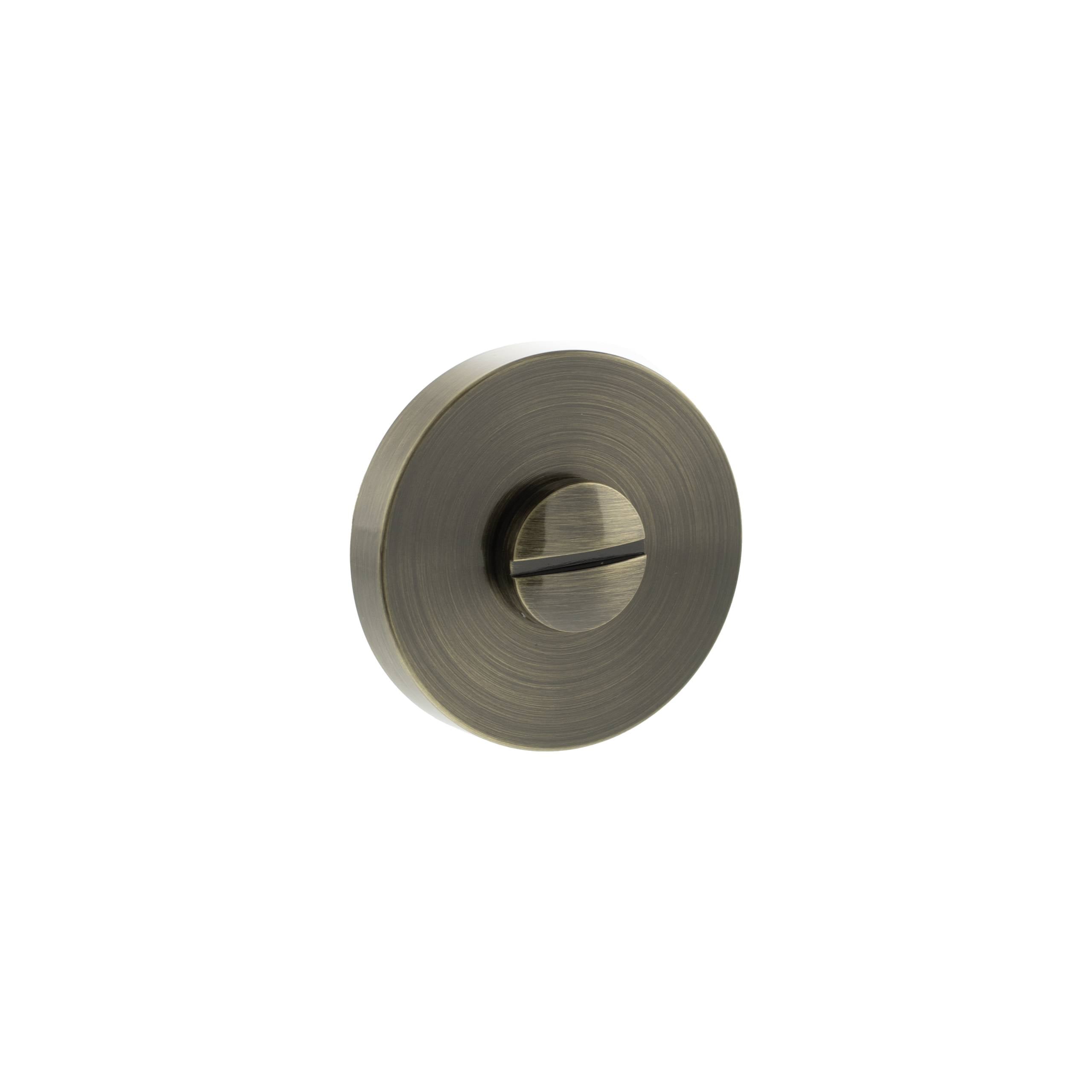 Senza Pari WC Turn and Release on Minimal Round Rose