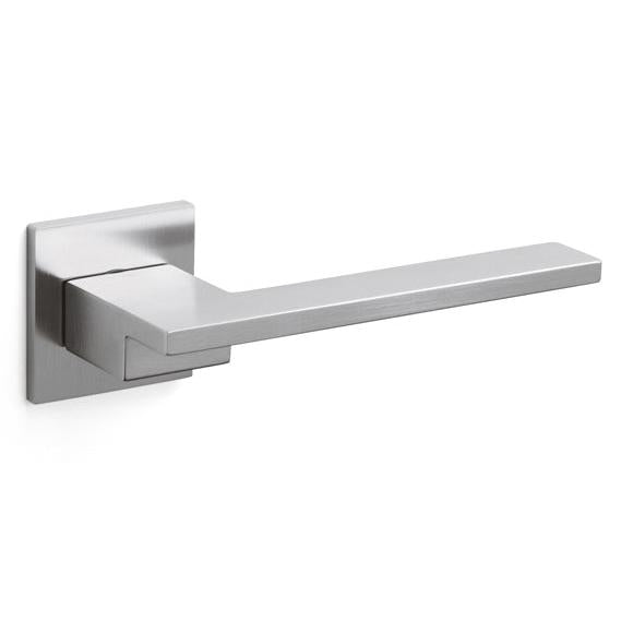 Living Lever on a Rose – Courtyard Architectural Hardware